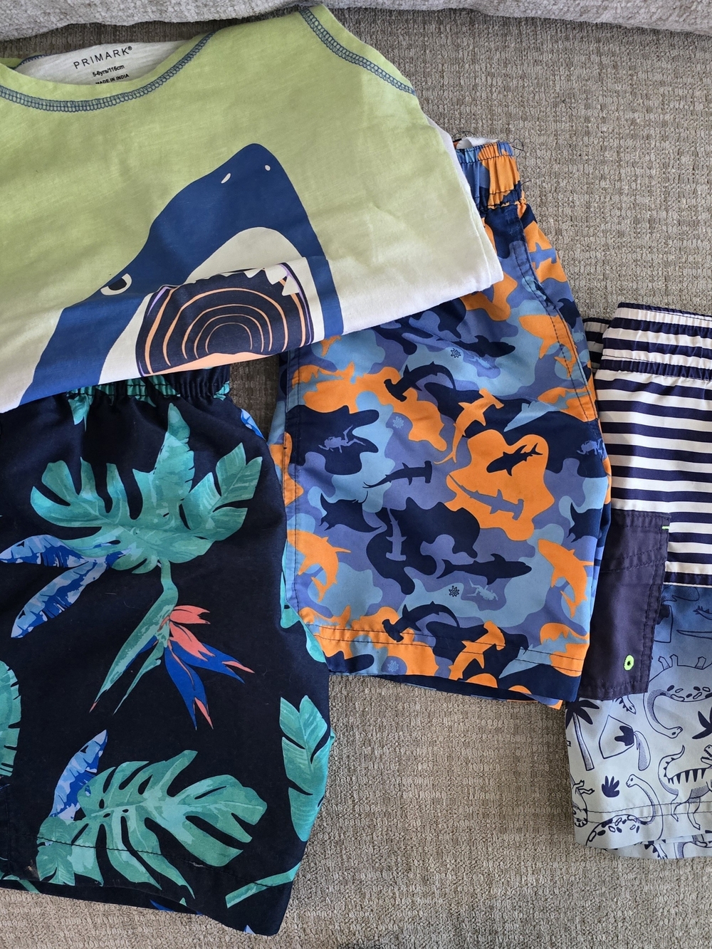 😎 Boy Toddler 5/6 Shark & Tropical Swim Shorts Bundle.🦈 🌊 🌴